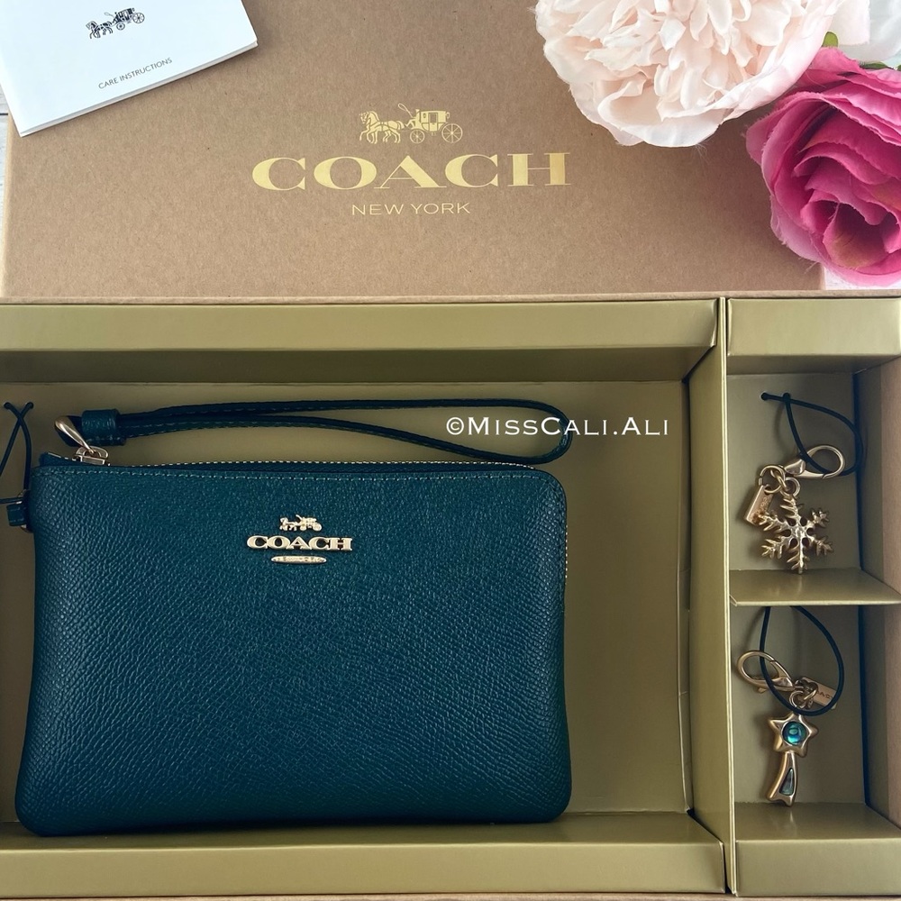 NWT COACH Boxed Corner Zip Wristlet Bag In Signature Leather with Charms Set